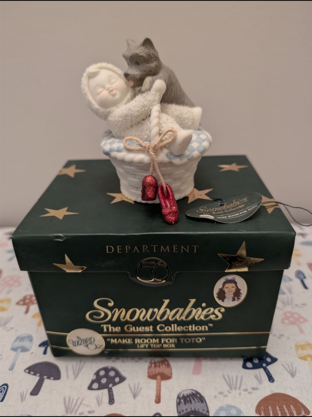 Department 56 Snowbabies "Make Room for Toto" Figurine - White and Gray